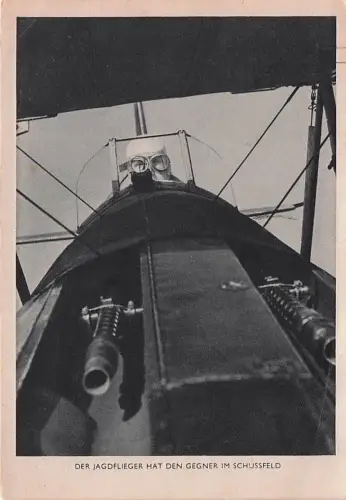 DER JAGDFLIEGER HAT DEN GEGNER IM SCHUSSFELD -793708