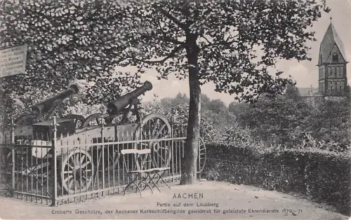 Aachen, Partie auf dem Lousberg mit Kanonen, Im Hintergrund Salvatorkirche -793852