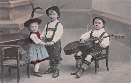 Kinder in Tracht -793996