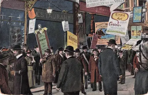 AK Nürnberg, Messebesucher mit Reklameplakaten, Bleisoldaten-Fabrik -794076