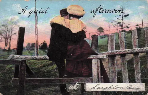Postkarte, historisch, paar sitzt auf Holzzaun, verliebt sich in Liebe,u -794970