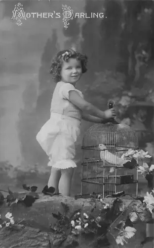 X MOTHER'S DARLING. -794962