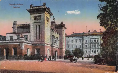 Ak Saarbrücken im Saarland, Bahnhof -795536