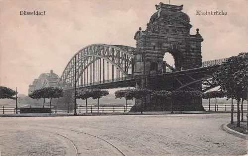 Düsseldorf Rheinbrücke -795596
