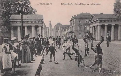 Ansichtskarte Düsseldorf, Düsseldorfer Radschläger am Ratinger Tor -795472