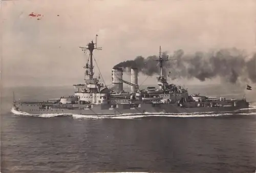 Linienschiff „Schlesien" in voller Fahrt -796196