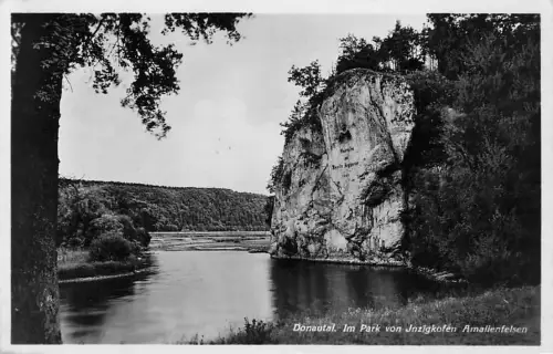 Donautal. Im Park von Jnzigkofen Amalienfelsen -796530