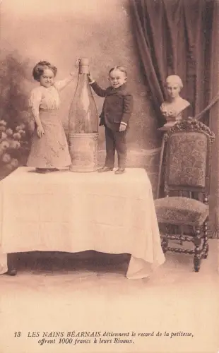 13 LES NAINS BÉARNAIS détiennent le record de la petitesse, offrent 1000 francs à leurs Rivaux. -797374