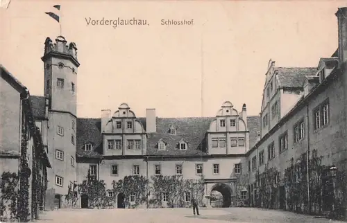 Vorderglauchau. Schlosshof. -800124