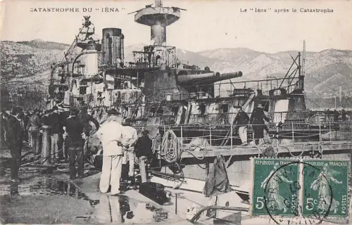 französische Schlachtschiff Iéna nach der Explosion -800682