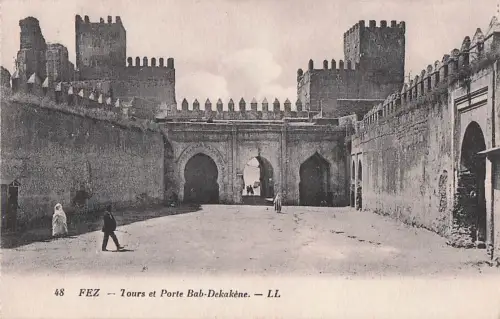 48 FEZ -Tours et Porte Bab-Dekakène. - LL -801068