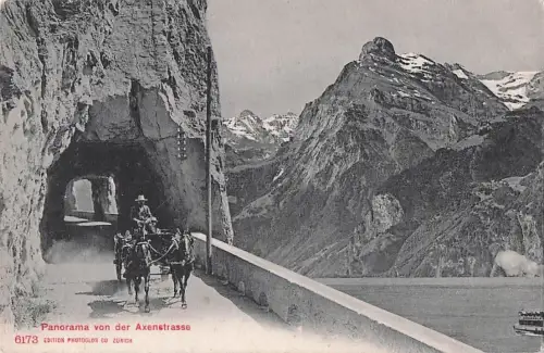 Ansichtskarte Axenstrasse Pferdekutsche mit Bristenstock Axenstrasse -801718