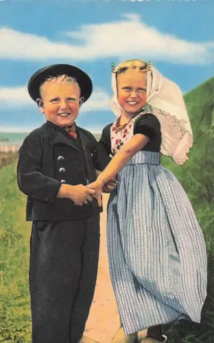 holländischer Tracht, genauer gesagt in der Zeeuwse Klederdracht -802460