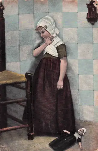 Niederlande Mädchen in niederländischer Tracht mit Puppe ethnische Tracht Holland -802448
