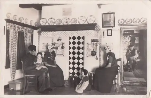 Ak Spakenburg Bunschoten Utrecht Niederlande, Haus, Innenansicht, Volkstrachten -802672