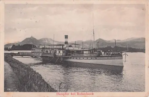 Dampfer bei Rolandseck -803108