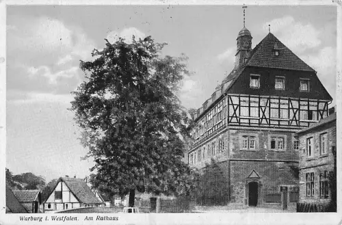 Ak Warburg in Westfalen, Warburg i. Westfalen, Rathaus, Bäume, Architektur -803884