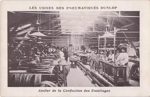 LES USINES DES PNEUMATIQUES DUNLOP Atelier de la Confection des Entoilages -804182