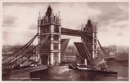 TOWER BRIDGE, LONDON. -804354