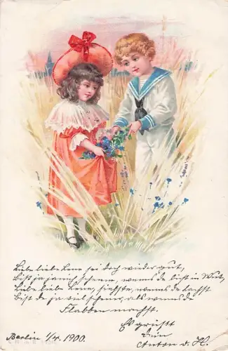 zwei Kindern, die Blumen auf einem Feld pflücken 1900 -804358