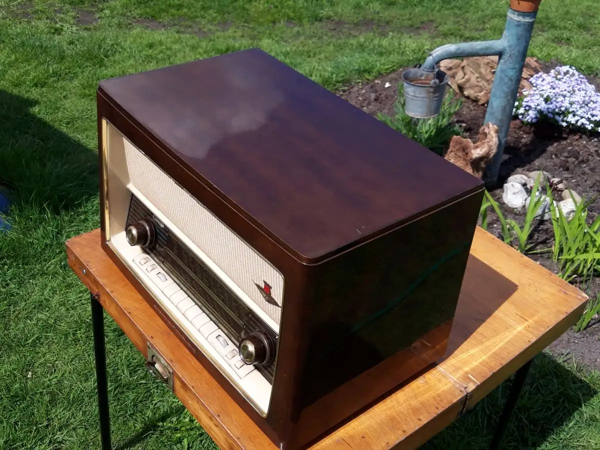 Nordmende Phonosuper-Stereo T.N. E700 mit PE-Plattenspieler - Röhrenradio 10
