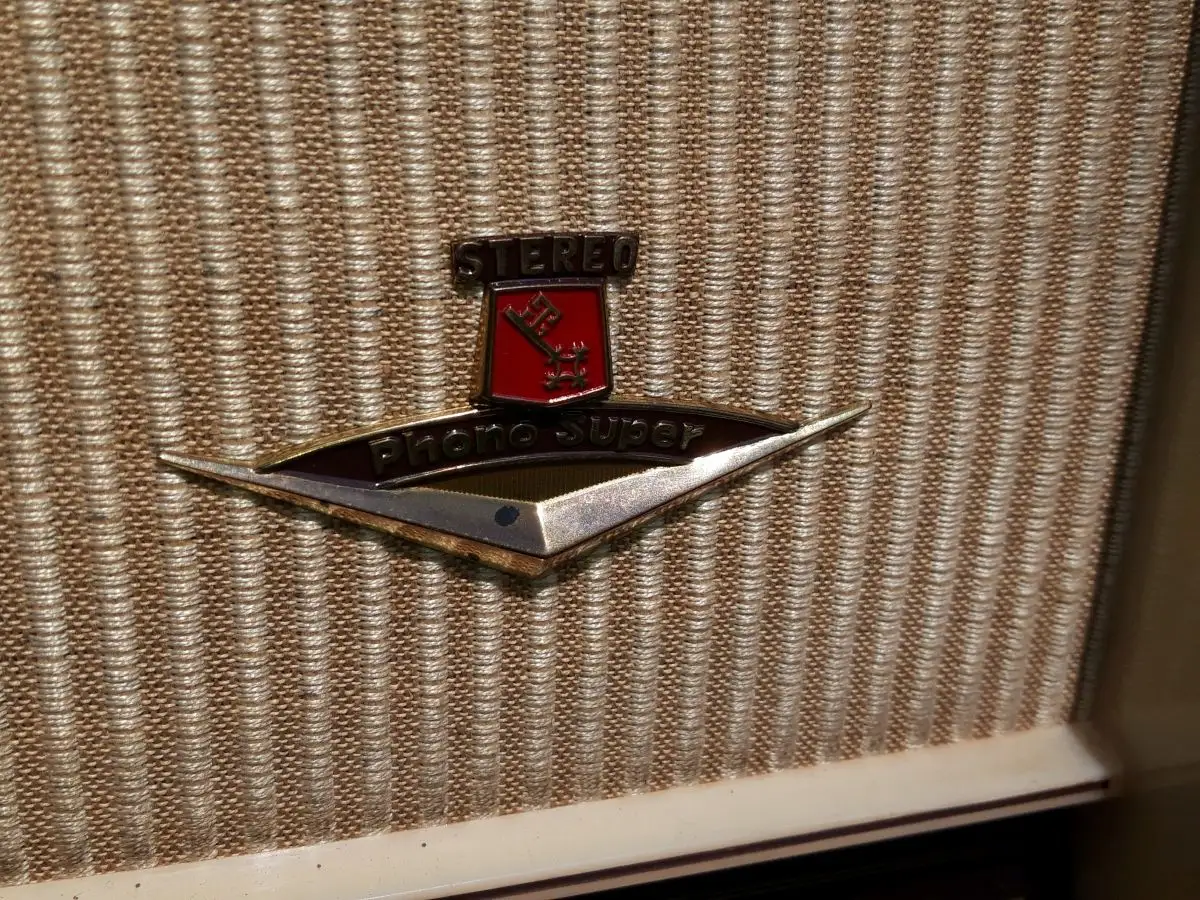 Nordmende Phonosuper-Stereo T.N. E700 mit PE-Plattenspieler - Röhrenradio 9