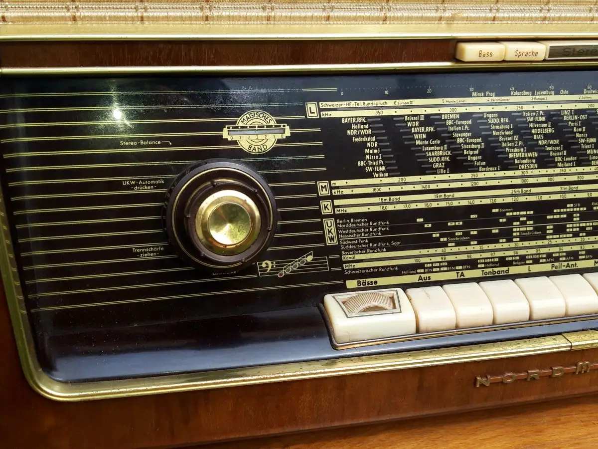 Nordmende Tannhäuser Stereo T.Nr. U330 - Röhrenradio 10