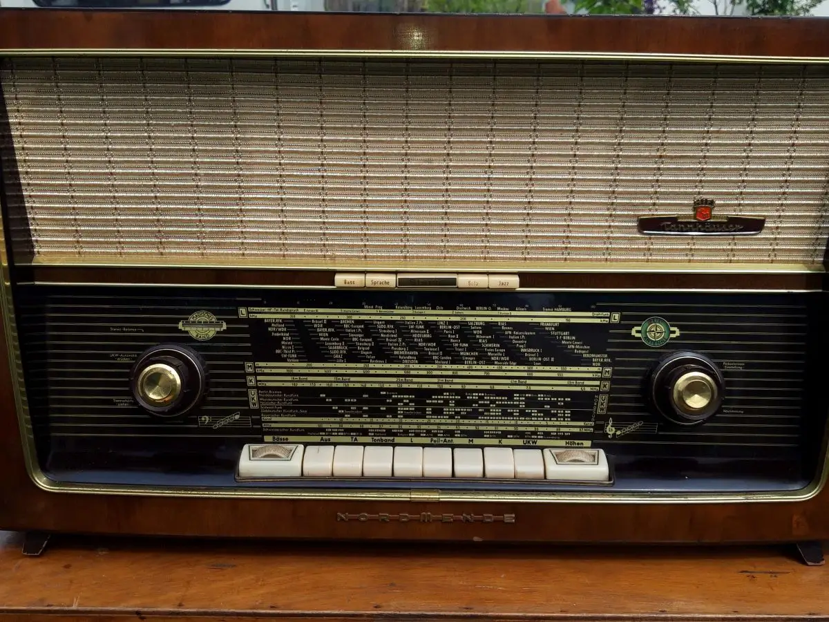 Nordmende Tannhäuser Stereo T.Nr. U330 - Röhrenradio 9