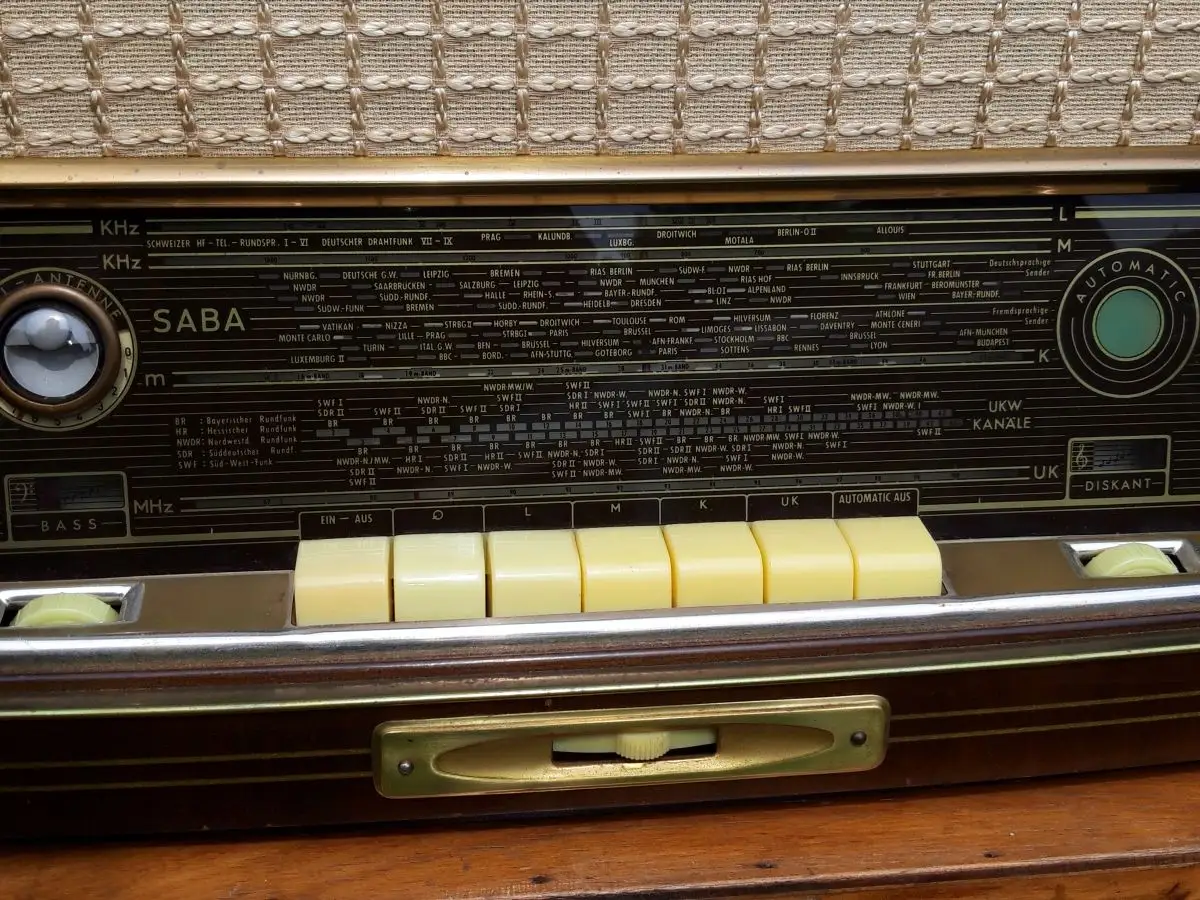 Saba Meersburg Automatic 6-3D - Röhrenradio 10