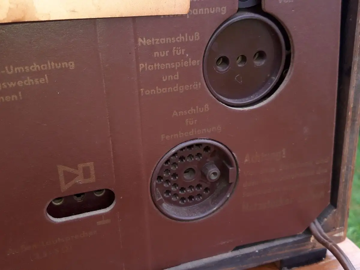 Saba Meersburg Automatic 6-3D - Röhrenradio 22