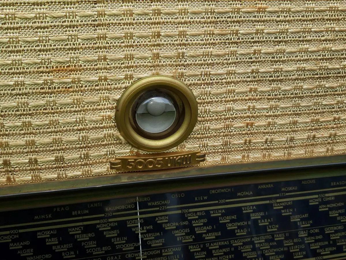 Grundig Typ 5005W - Röhrenradio 13