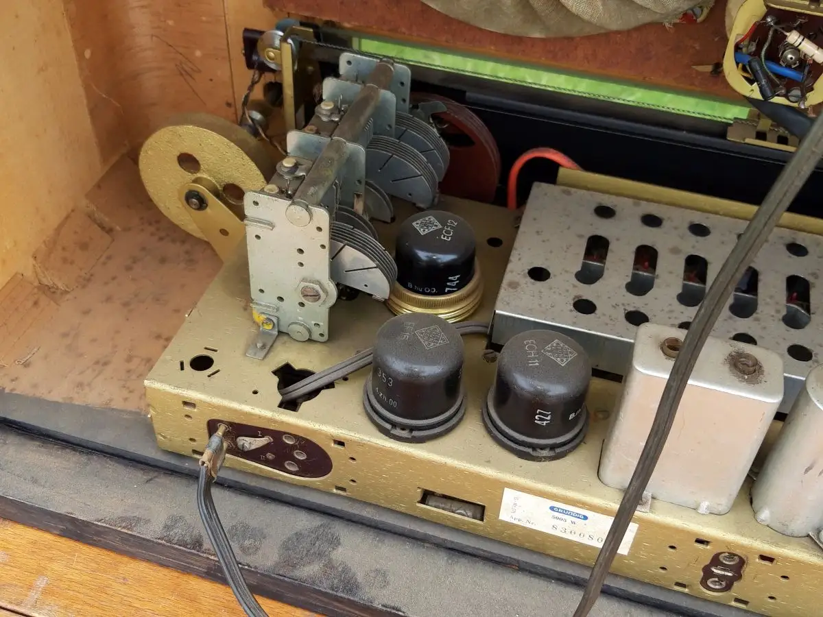 Grundig Typ 5005W - Röhrenradio 20