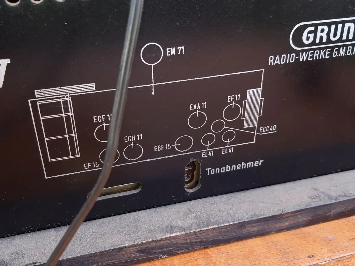 Grundig Typ 5005W - Röhrenradio 25