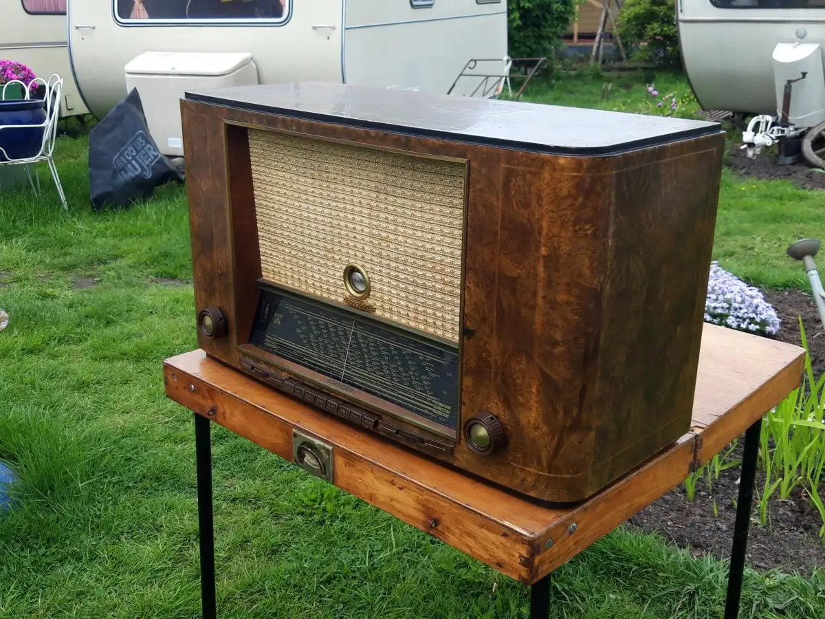 Grundig Typ 5005W - Röhrenradio 3