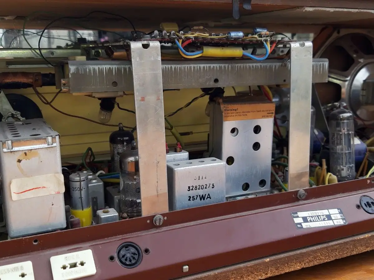 Philips Capella Reverbeo 770 Vollstereo – Eines der letzten Röhrenradios 15