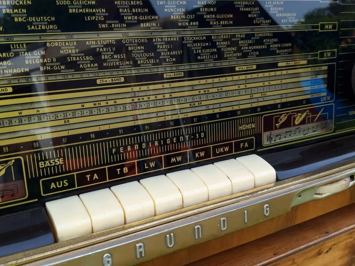  Grundig Type 3090/56 „Fern-Dirigent“ - seltenes, helles Gehäuse - Röhrenradio 11