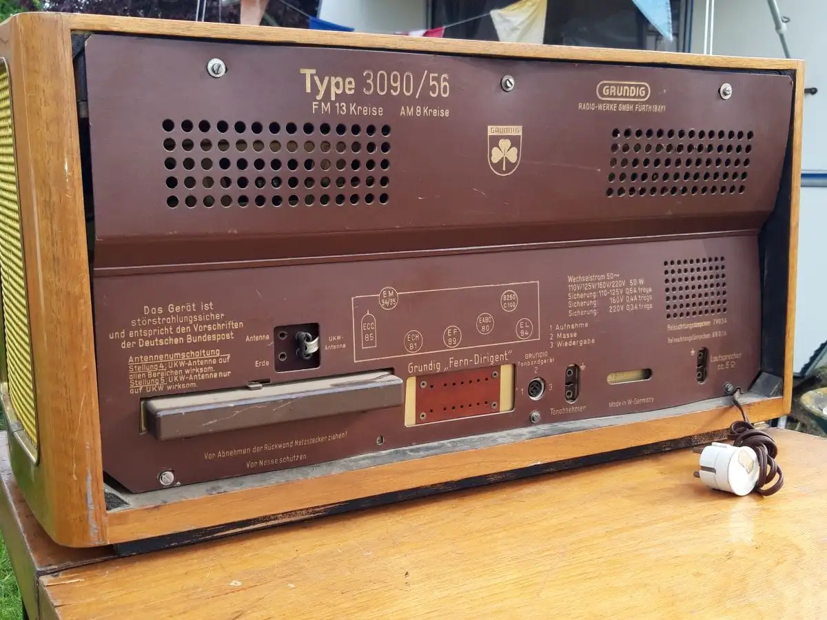 Grundig Type 3090/56 „Fern-Dirigent“ - seltenes, helles Gehäuse - Röhrenradio 18