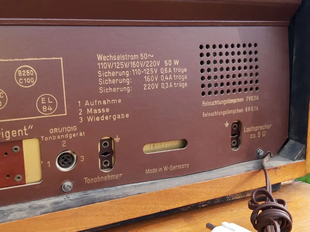  Grundig Type 3090/56 „Fern-Dirigent“ - seltenes, helles Gehäuse - Röhrenradio 21