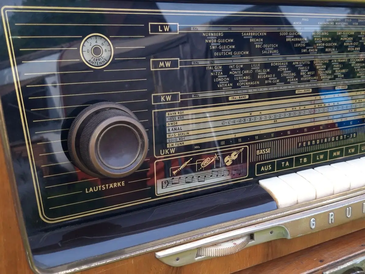  Grundig Type 3090/56 „Fern-Dirigent“ - seltenes, helles Gehäuse - Röhrenradio 9