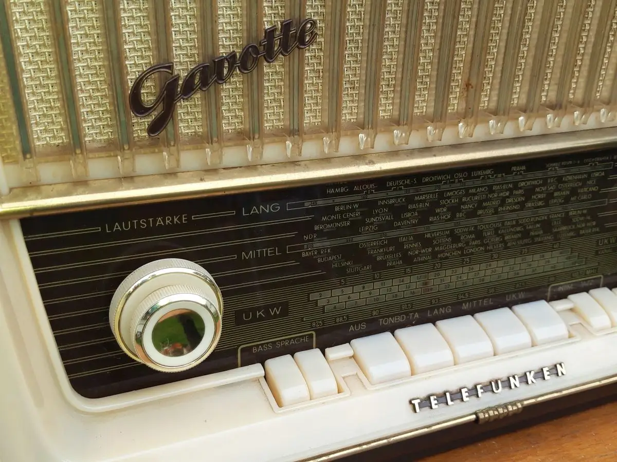 Telefunken Gavotte 1063    - Röhrenradio 8