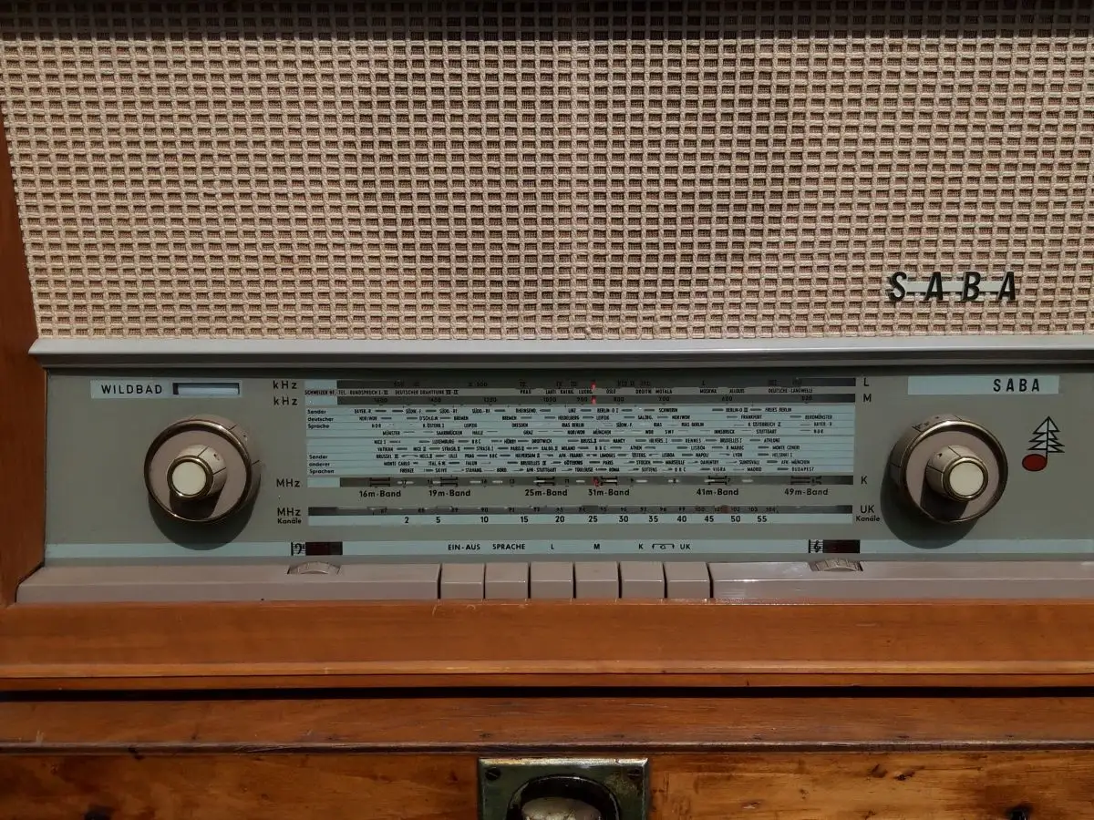 Saba Wildbad 12 - Röhrenradio 10