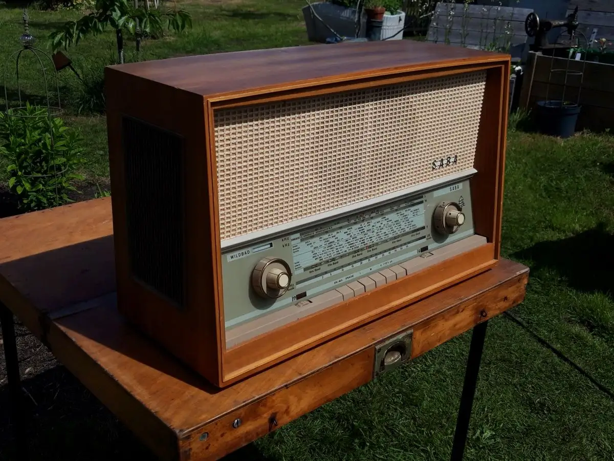 Saba Wildbad 12 - Röhrenradio 2