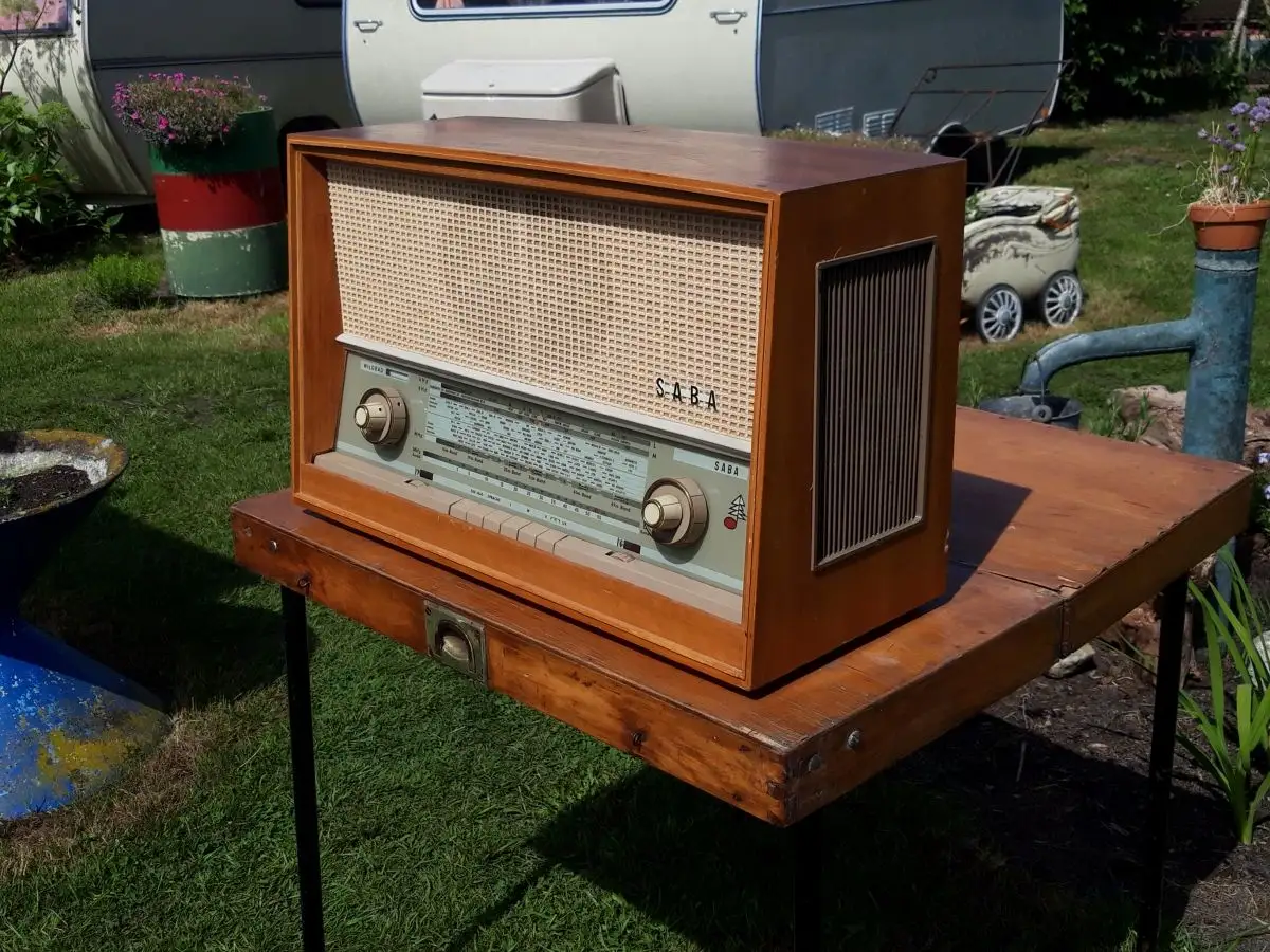 Saba Wildbad 12 - Röhrenradio 3