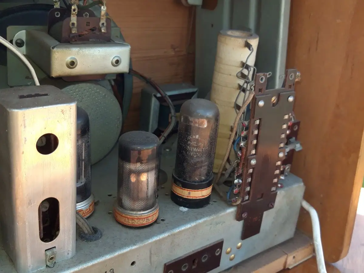 Nr. 19 AGA and Aga-Baltic Radio – Typ 1842 – Baujahr 1942 - Schweden - Röhrenradio 13