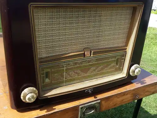 Nr. 23 Philips Import Typ BX430A19 – Baujahr ca 1953 - Gehäuse aus Bakelit - Röhrenradio