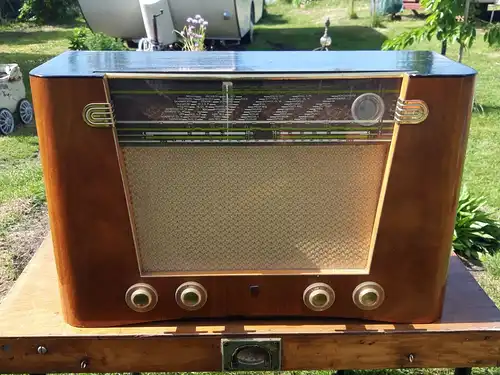 Nr. 24 Philips Jupiter BD500A-07 Ausführung EU - Baujahr ca 1950/51 - Röhrenradio