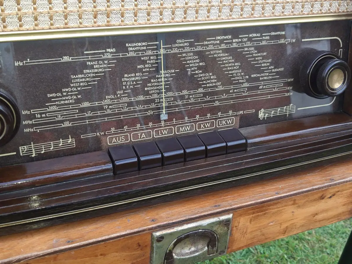 Nr. 32 Philips Saturn 53 Typ BD 624 A – Baujahr 1952/53 - Röhrenradio   10