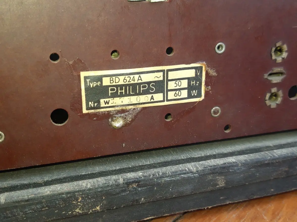 Nr. 32 Philips Saturn 53 Typ BD 624 A – Baujahr 1952/53 - Röhrenradio   19