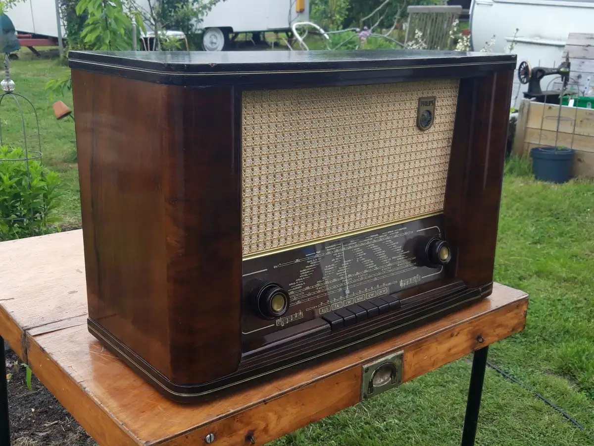 Nr. 32 Philips Saturn 53 Typ BD 624 A – Baujahr 1952/53 - Röhrenradio   2