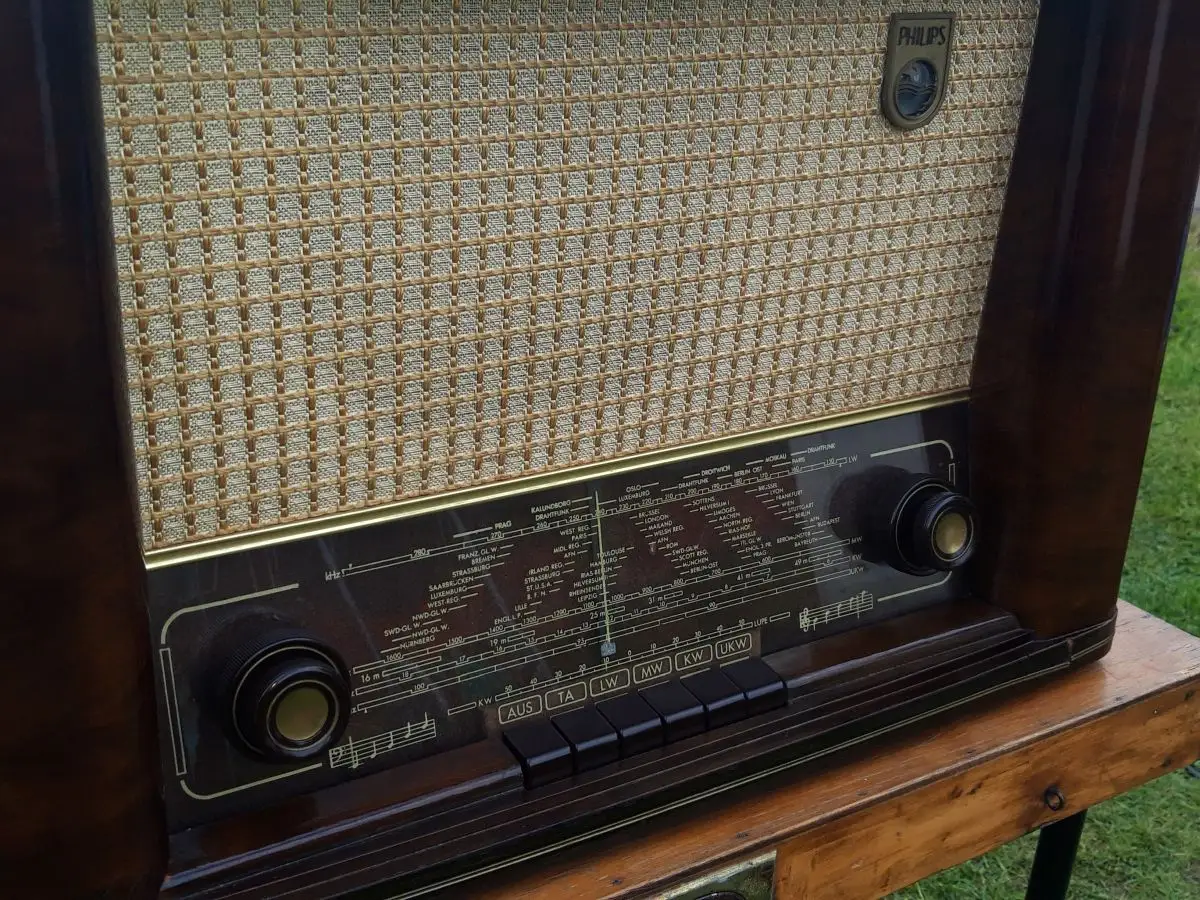 Nr. 32 Philips Saturn 53 Typ BD 624 A – Baujahr 1952/53 - Röhrenradio   9